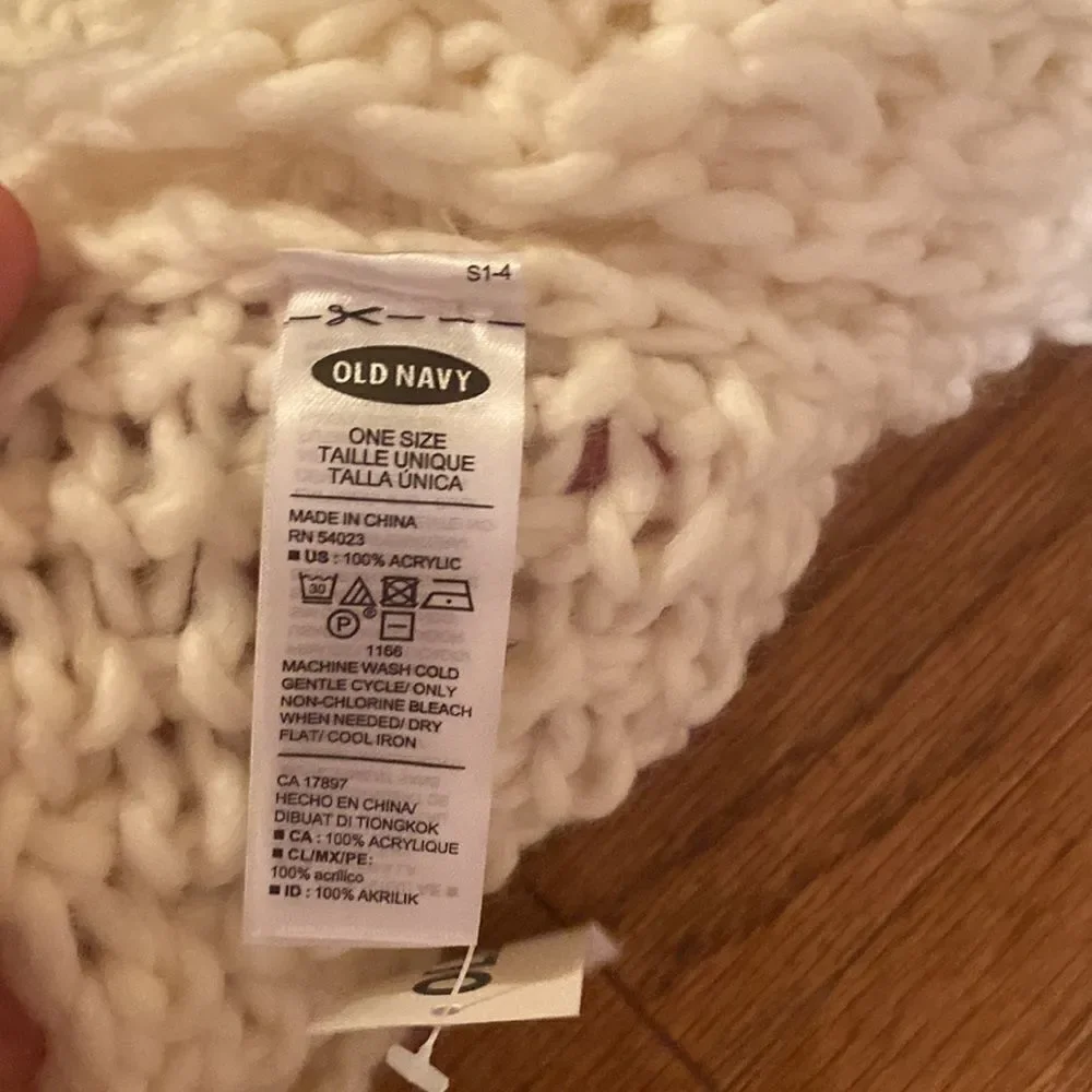 NWT Old Navy infinity scarf, cream colored